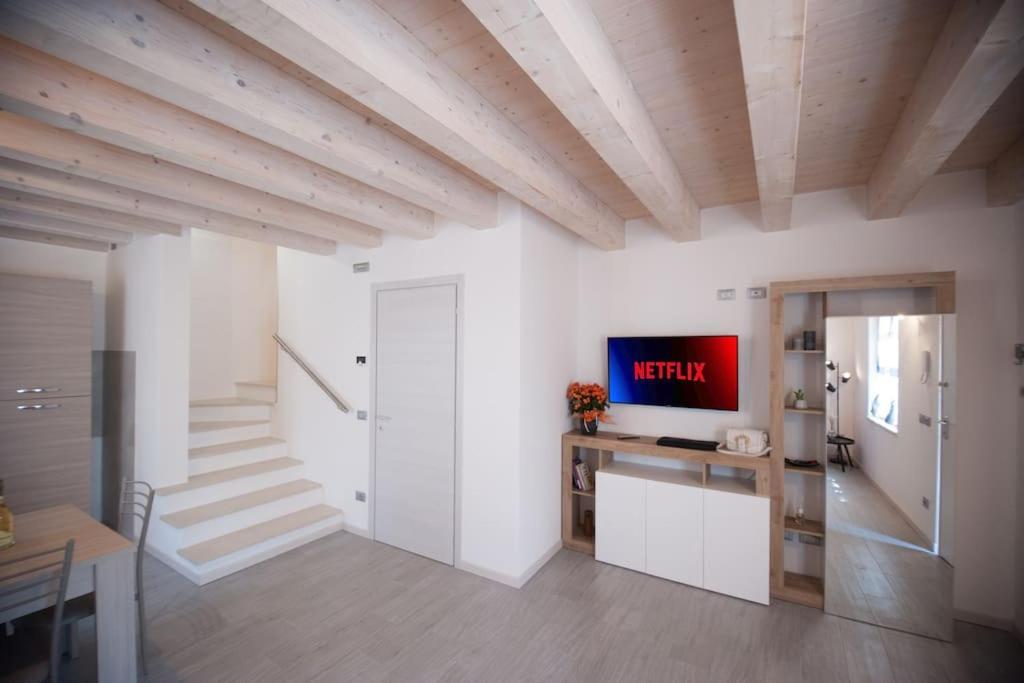 Casa Gemma - Big Family House With Free Parking Apartment ซาน จิโอวานนิ ลูปาโตโต ภายนอก รูปภาพ