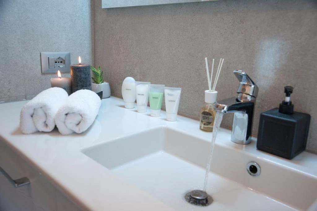 Casa Gemma - Big Family House With Free Parking Apartment ซาน จิโอวานนิ ลูปาโตโต ภายนอก รูปภาพ
